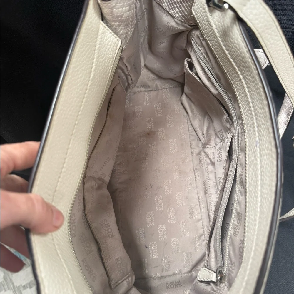 Michael Kors Cream Leather Tote with Snake-Print Trim - Picture 5 of 7